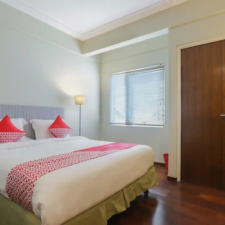 Oyo 651 Casamora Cilandak Syariah Hotel